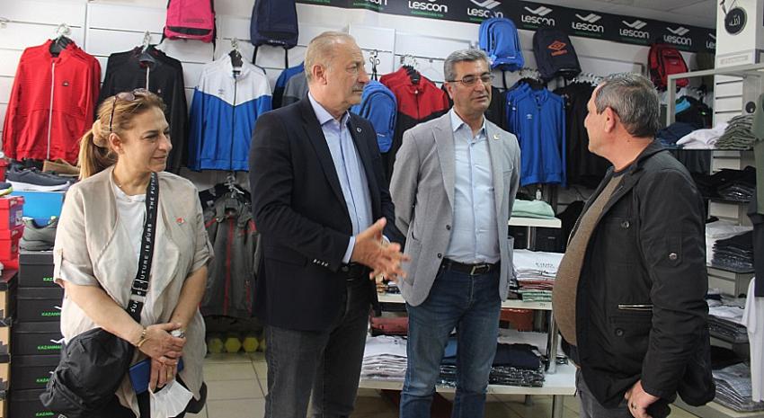 Başkan Atabay, esnaf ve vatandaşların taleplerini dinledi