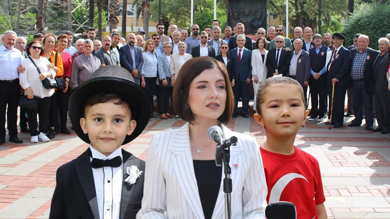 Ökmen: Çocuklarımızın gülüşü bayram olsun 