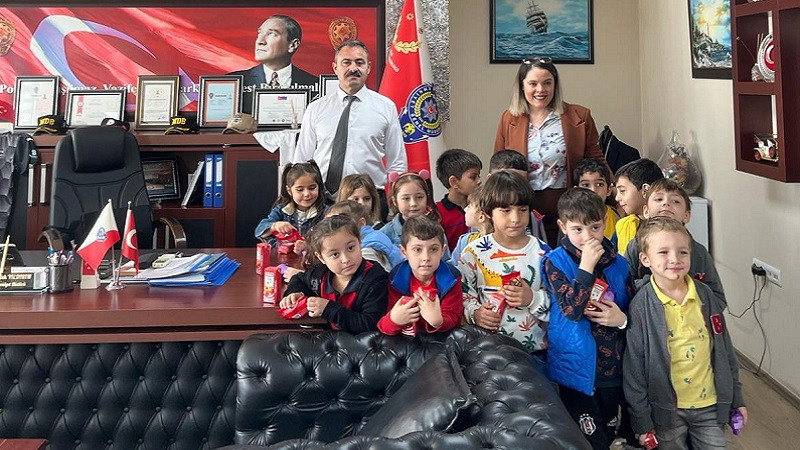 Öğrenciler, Polis amcalarını ziyaret ettiler