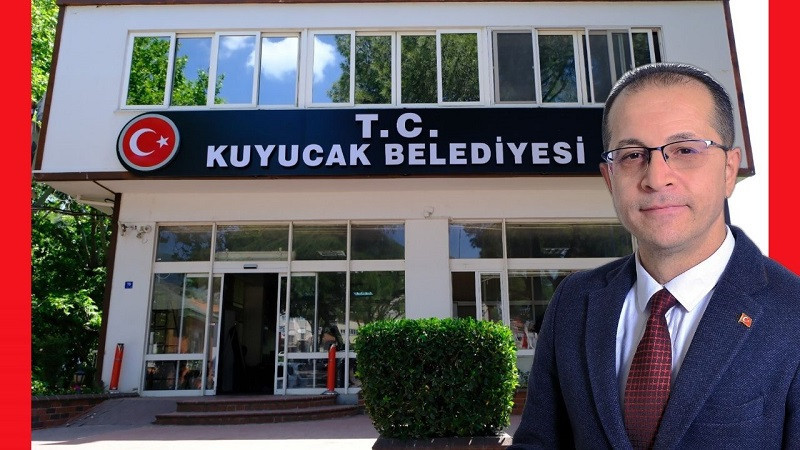 KUYUCAK’TA BELEDİYE TABELASINA T.C. İBARESİ EKLENDİ