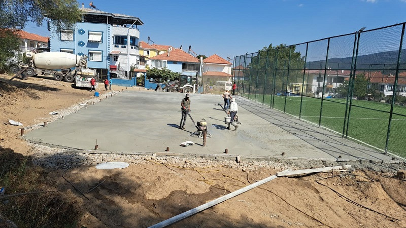 KUYUCAK’TA SPOR ALANLARI YENİLENİYOR