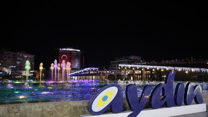 Başkan Çerçioğlu Aydın’ın meydan ve bulvarlarını ışıl ışıl yaptı