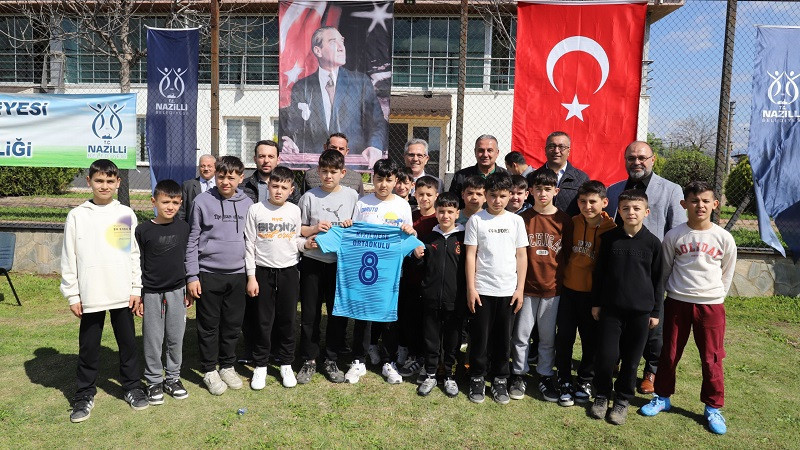 BAŞKAN TETİK’TEN GENÇ SPORCULARA TAM DESTEK