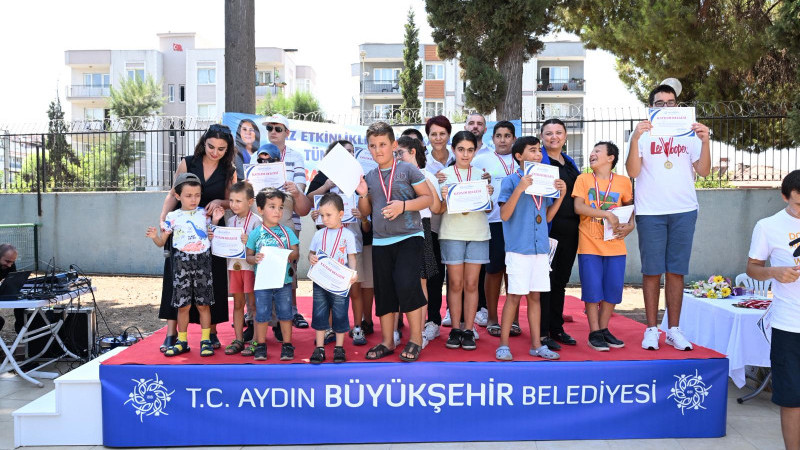 ÇERÇİOĞLU’NDAN OTİZMLİ ÇOCUKLARA ANLAMLI DESTEK