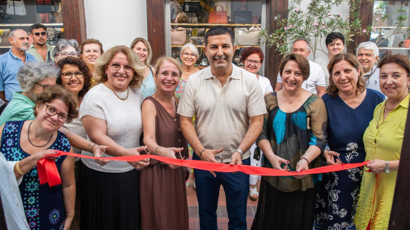 'Renkli Tasarımlar’ sergisi İbramaki Sanat Galerisi'nde açıldı