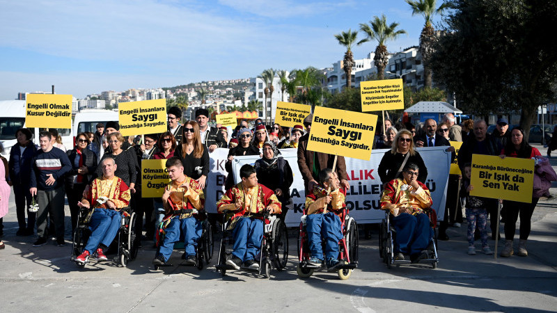 KUŞADASI'NDA '3 ARALIK DÜNYA ENGELLİLER GÜNÜ' KUTLANDI