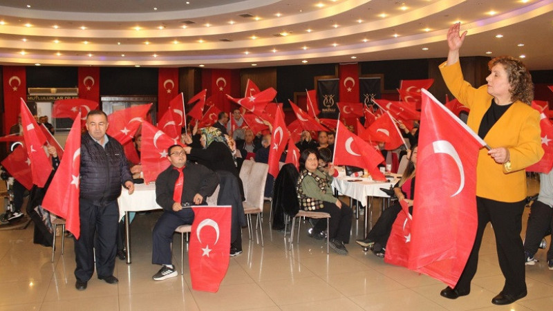 Engelliler ve aileleri gönüllerince eğlendiler