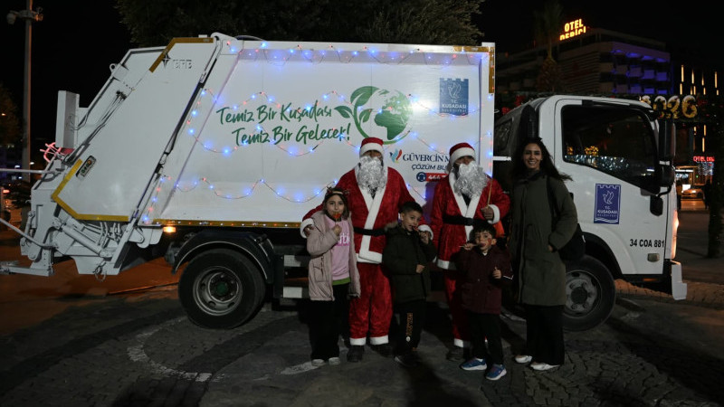 YENİ YILDA NOEL BABA’DAN ÇOCUKLARA ŞEKER, BÜYÜKLERE ÇEVRE MESAJI