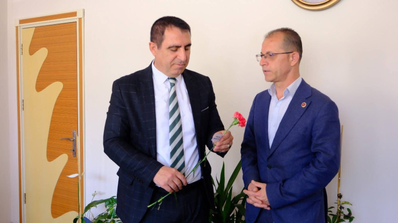 KUYUCAK’TA ÖĞRETMENLERE ANLAMLI ZİYARET